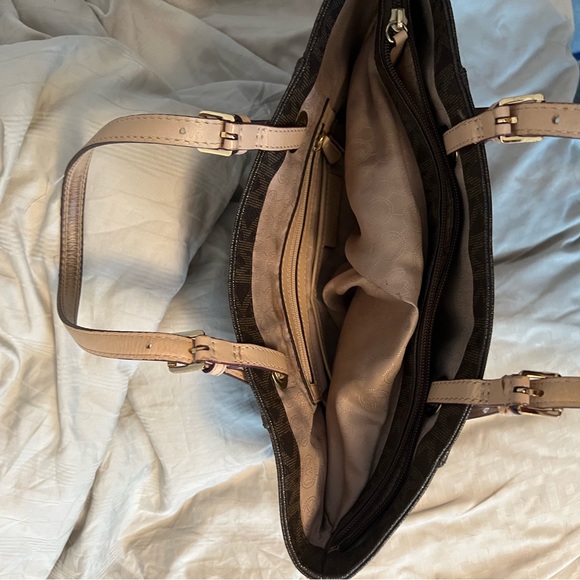 Michael Kors Bag - Picture 4 of 5